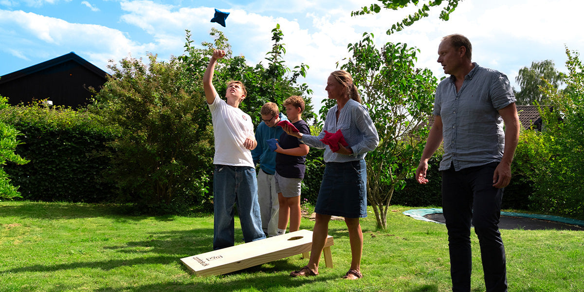 Havespil – er Cornhole det sjoveste spil til haven?